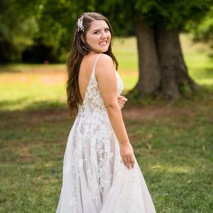 Meet your Posher, Elise